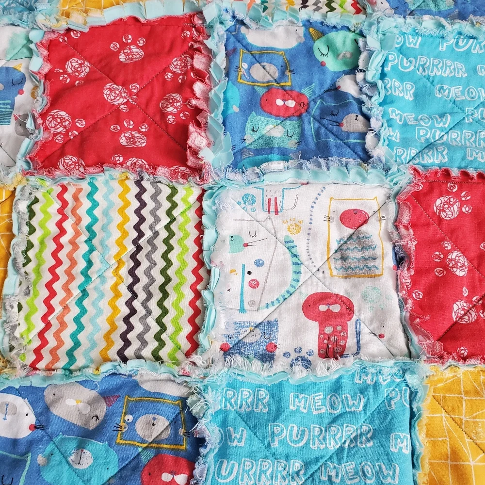 New Homemade Colorful Baby Rag Quilt Cats / Paw Prints